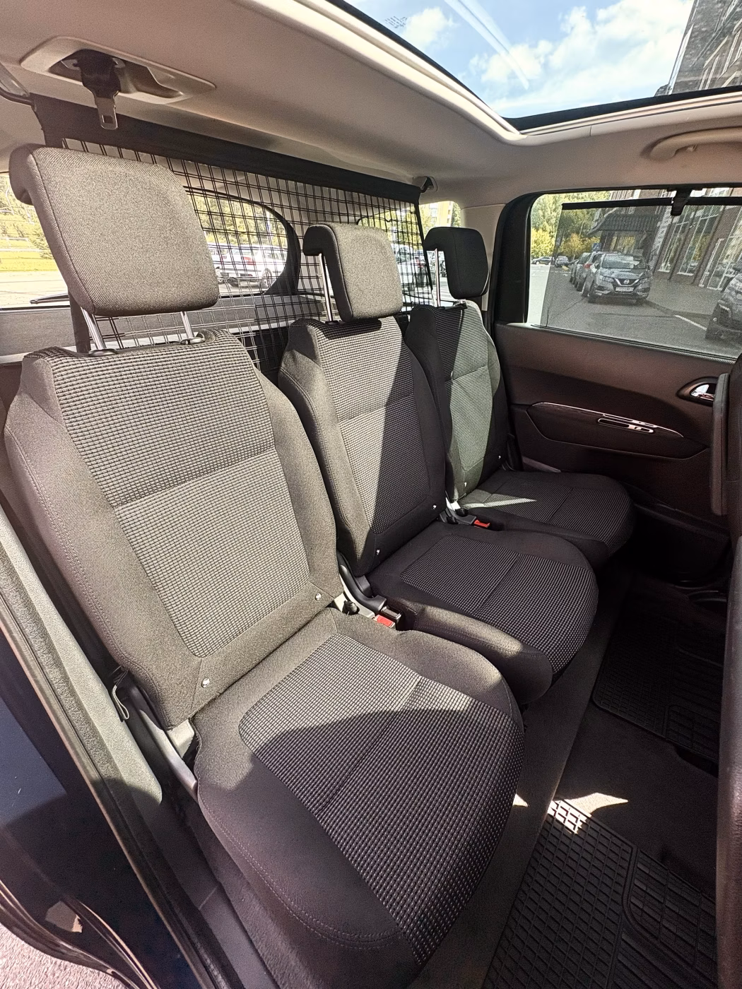 Peugeot 5008 фото 17