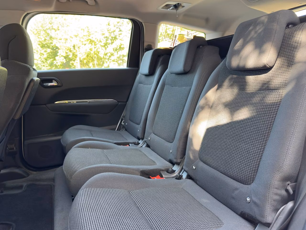 Peugeot 5008 фото 8