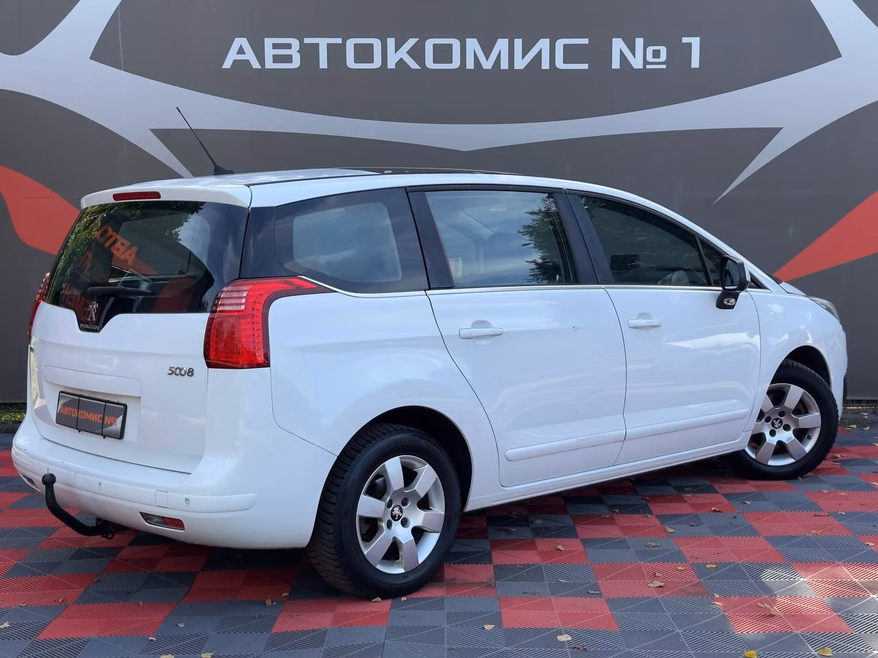 Peugeot 5008 фото 4
