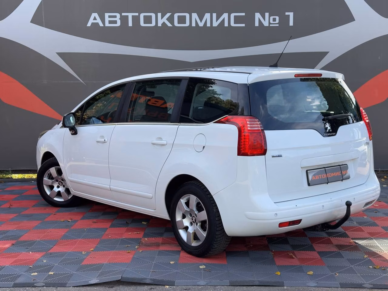Peugeot 5008 фото 3