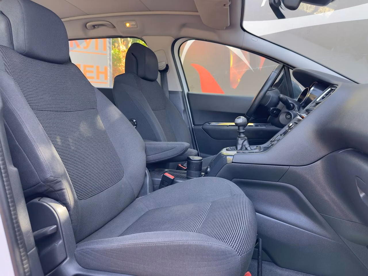 Peugeot 5008 фото 11