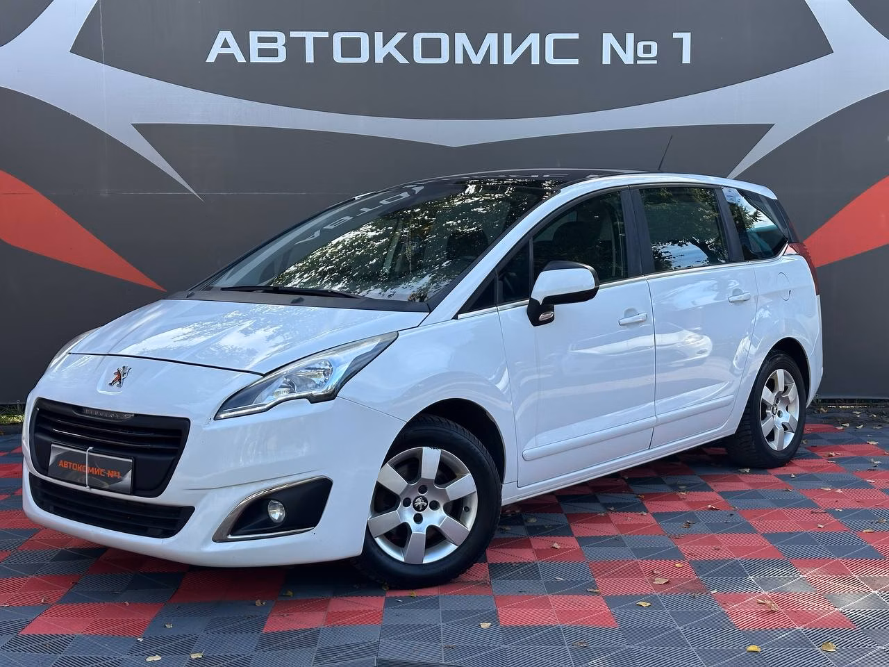 Peugeot 5008 фото 2