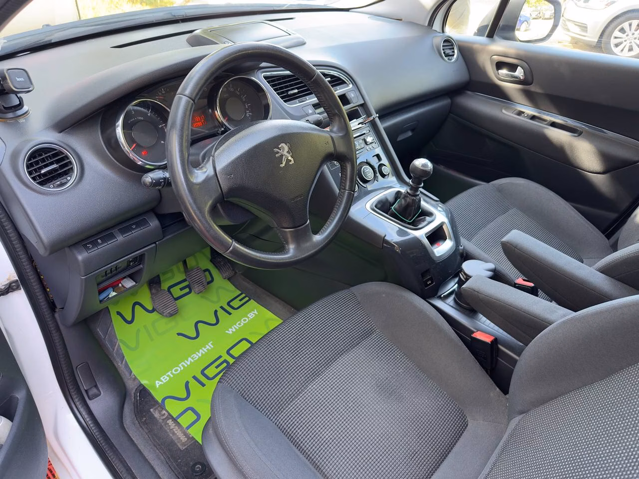 Peugeot 5008 фото 6