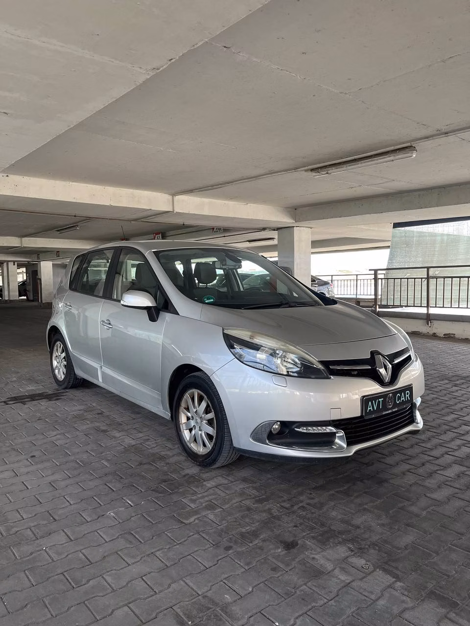 Renault Scenic фото 9