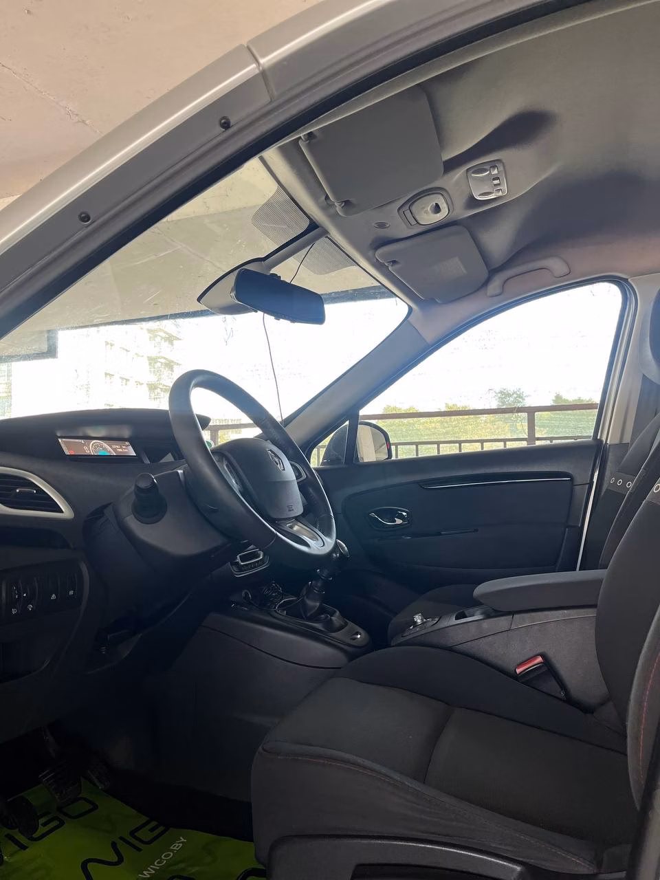 Renault Scenic фото 11