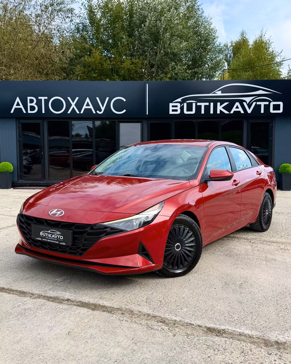 Hyundai Elantra фото 3
