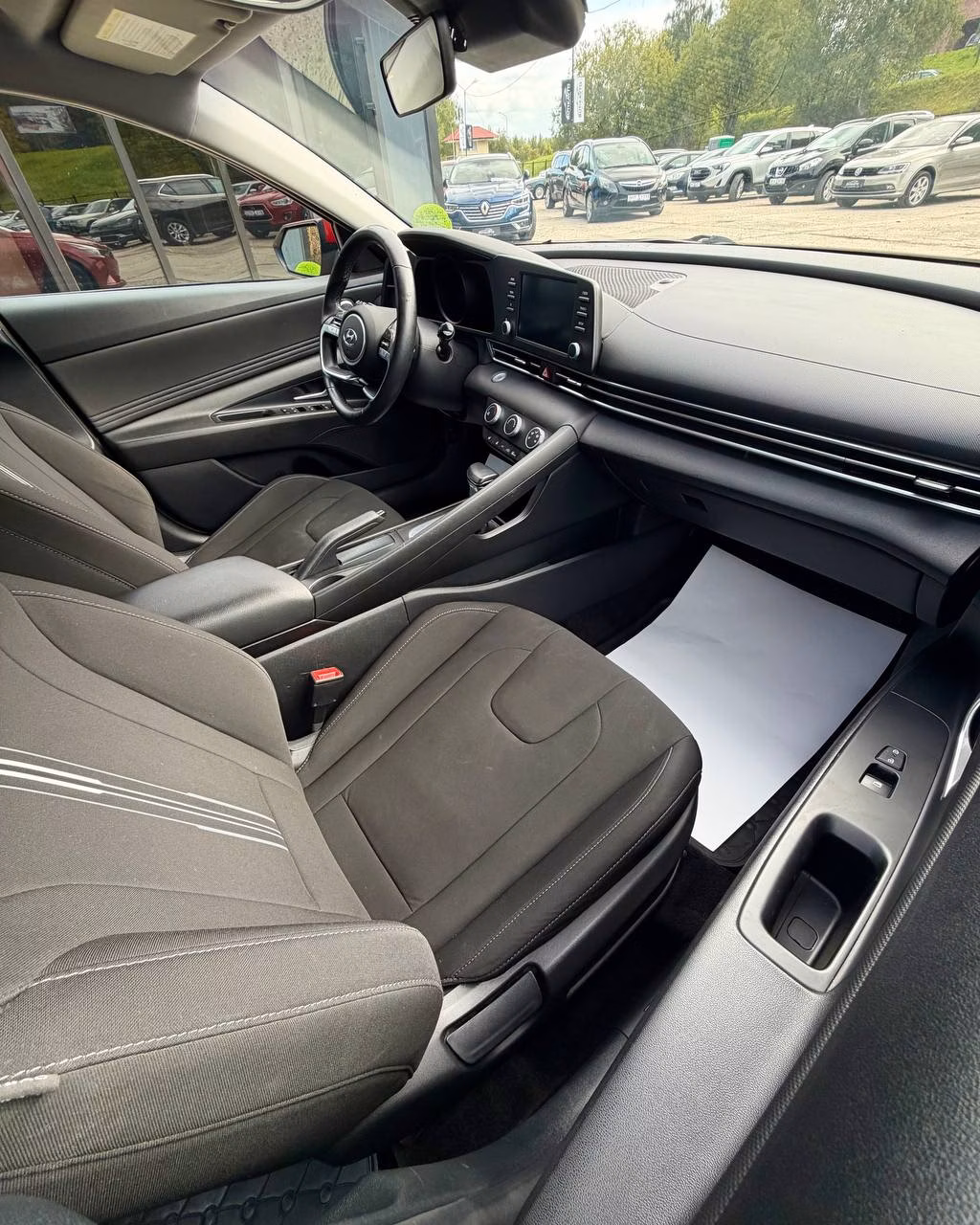 Hyundai Elantra фото 10