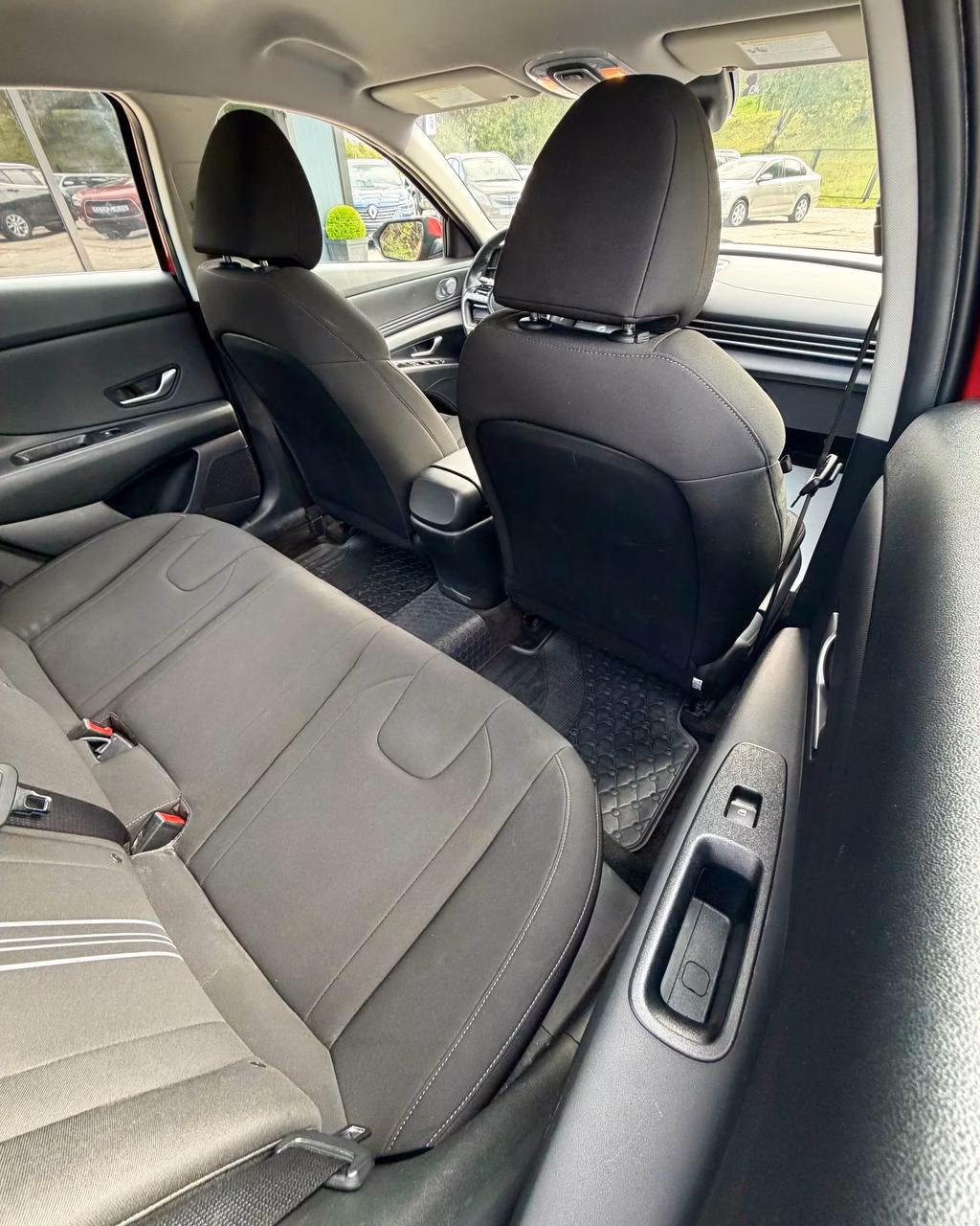 Hyundai Elantra фото 11