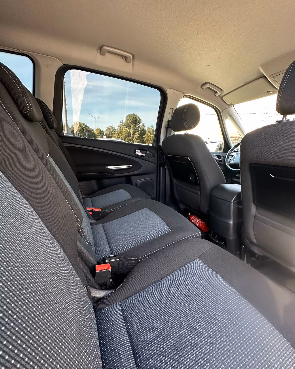 Ford Galaxy фото 12