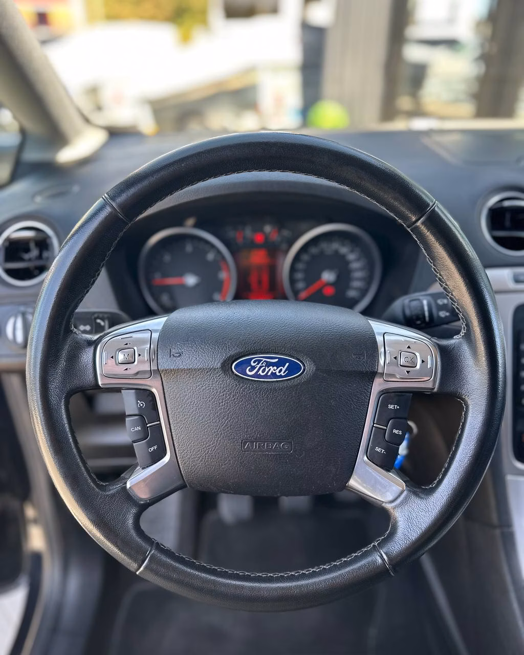Ford Galaxy фото 15