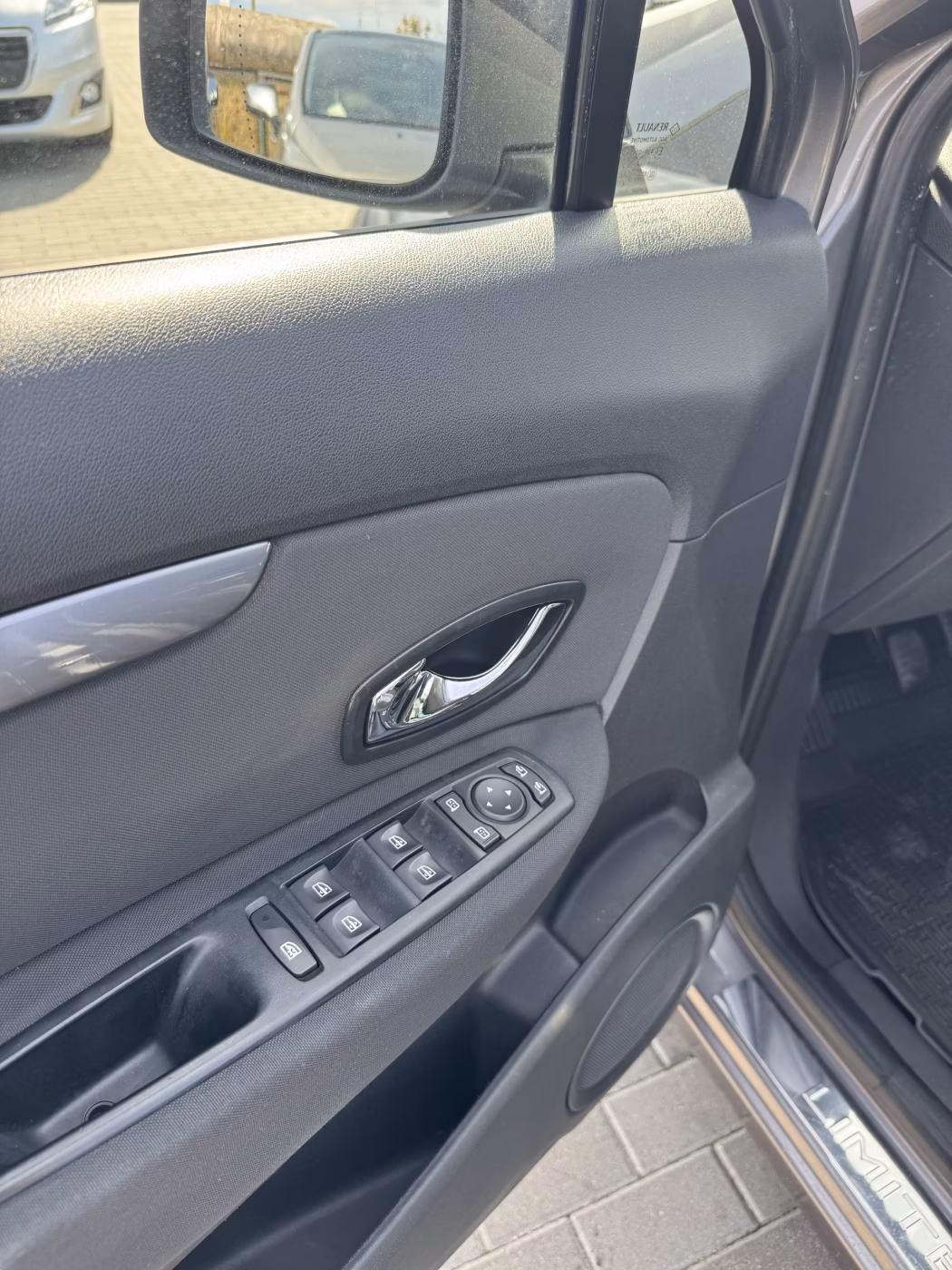 Renault Grand Scenic фото 10