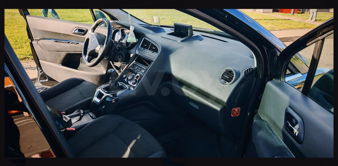 Peugeot 5008 фото 8