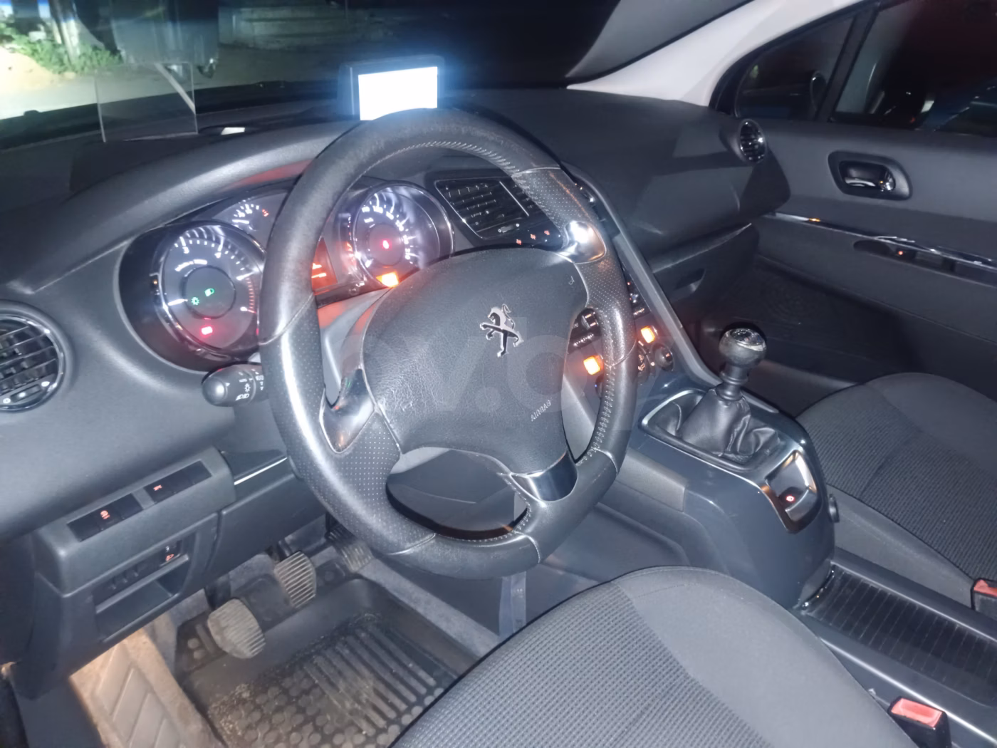 Peugeot 5008 фото 14