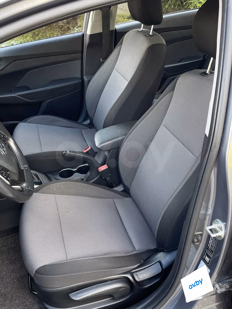 Hyundai Accent фото 17