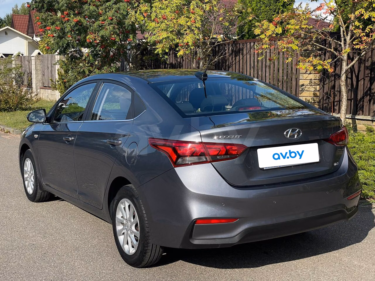 Hyundai Accent фото 5