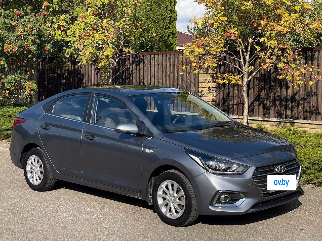Hyundai Accent фото 3