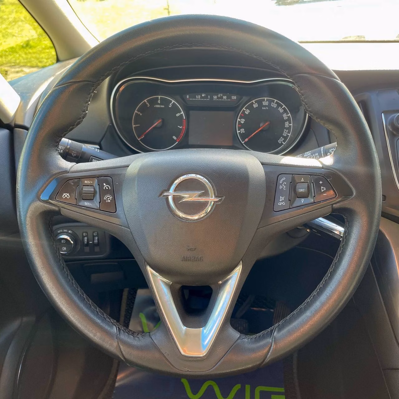 Opel Zafira фото 10