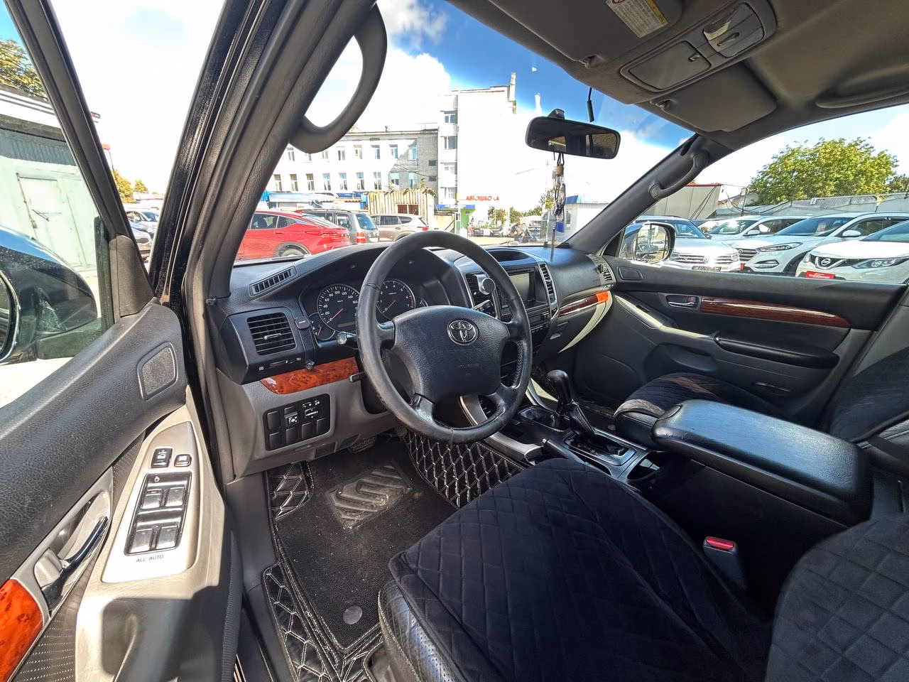 Toyota Land Cruiser Prado фото 9