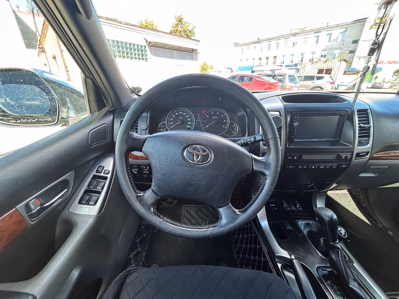 Toyota Land Cruiser Prado фото 12