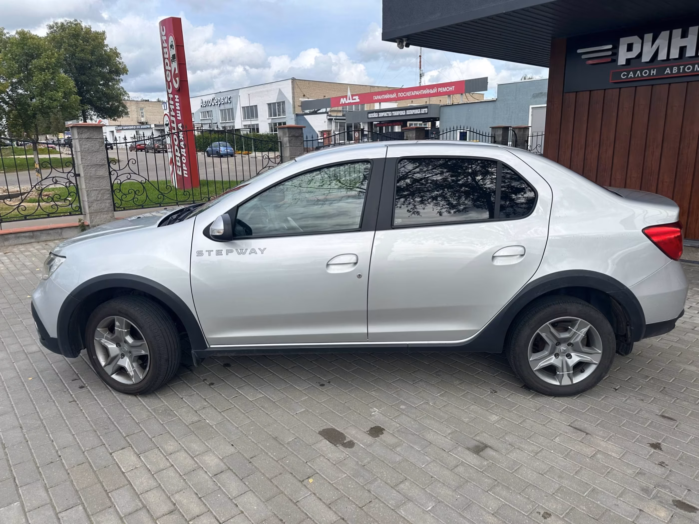 Renault Logan Stepway фото 8