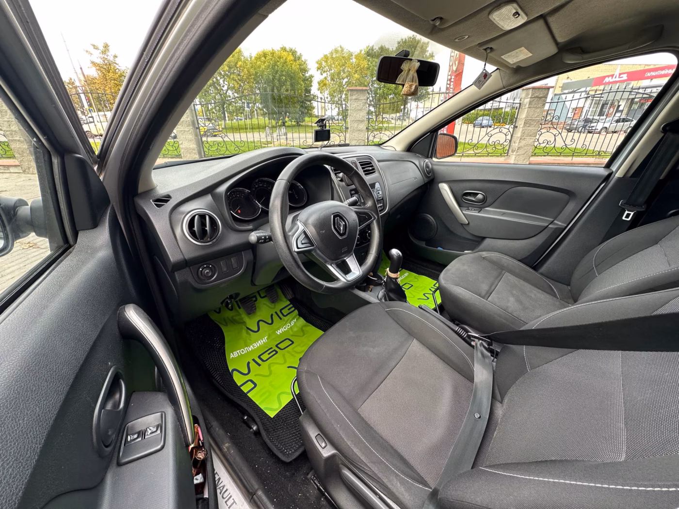 Renault Logan Stepway фото 9