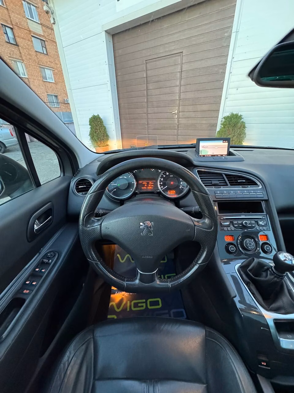 Peugeot 5008 фото 15
