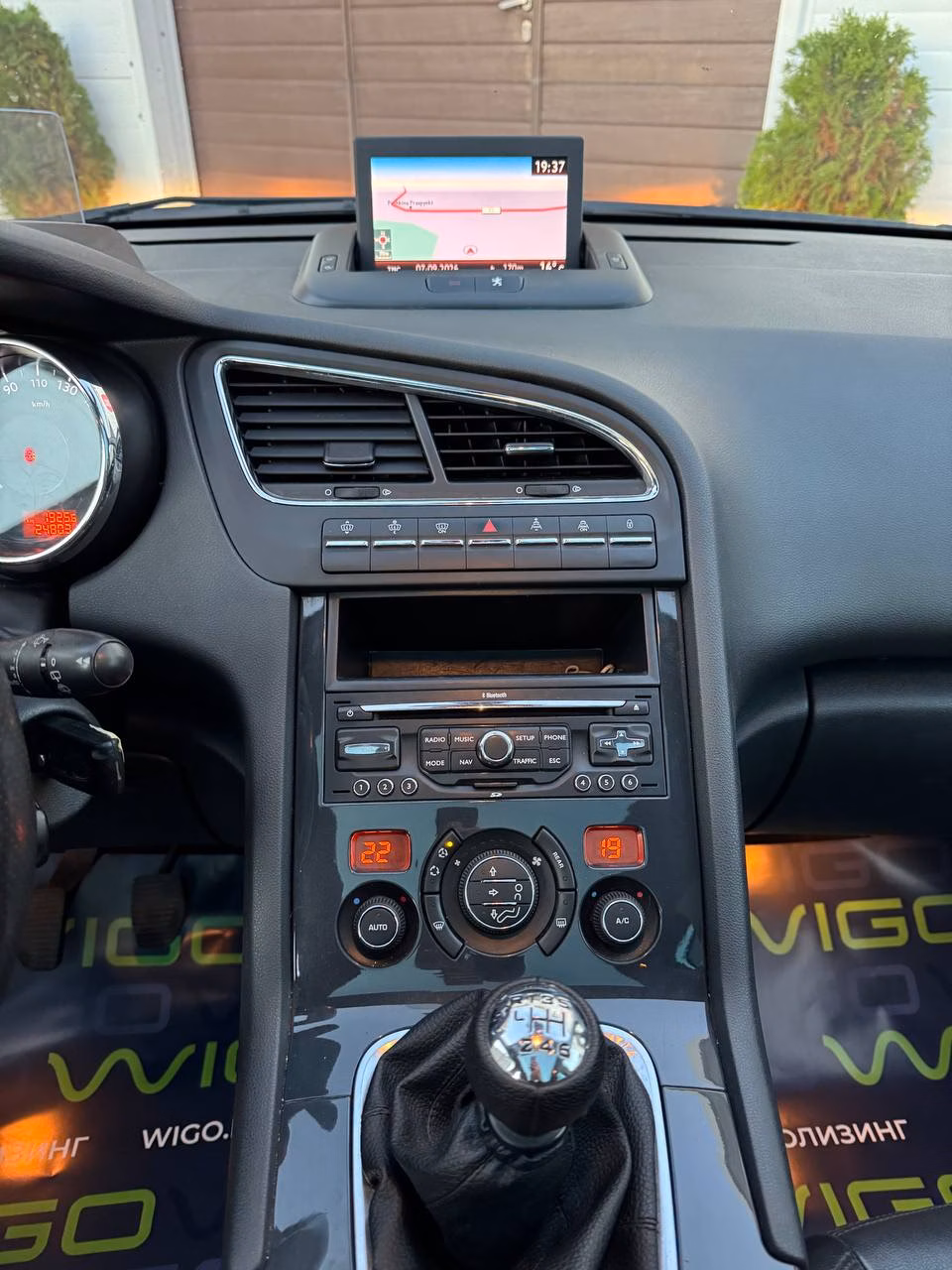 Peugeot 5008 фото 14