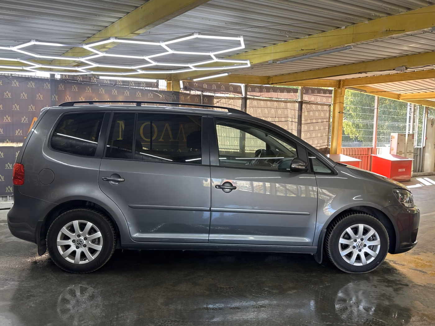 Volkswagen Touran фото 6