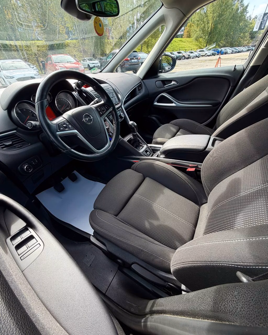 Opel Zafira фото 8