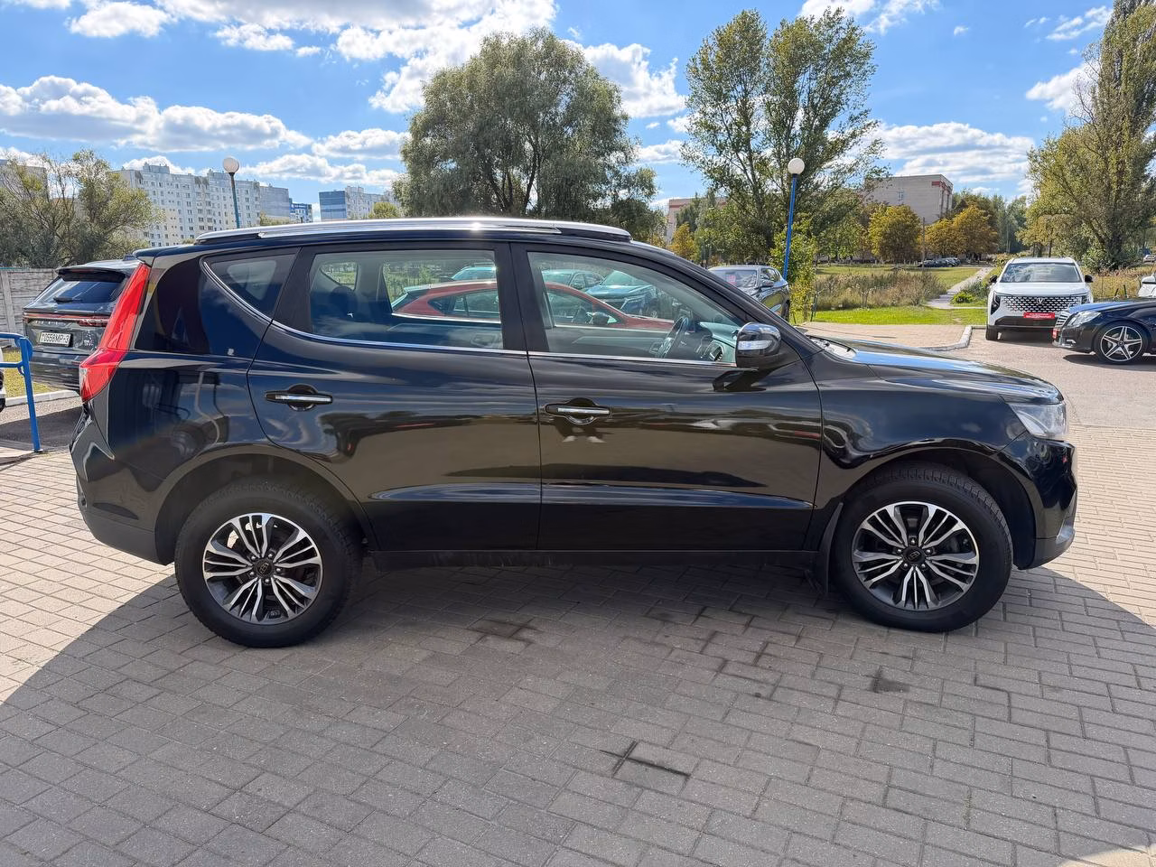 Geely Emgrand X7 фото 4