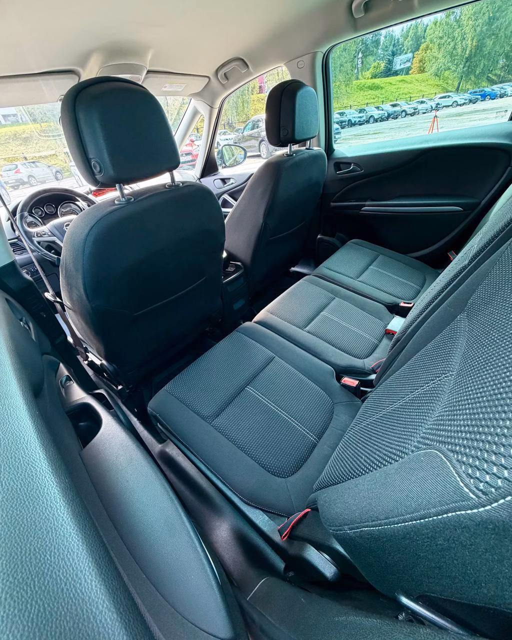 Opel Zafira фото 9