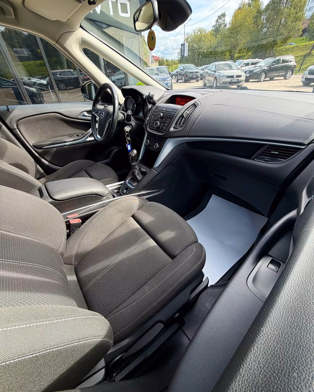 Opel Zafira фото 10