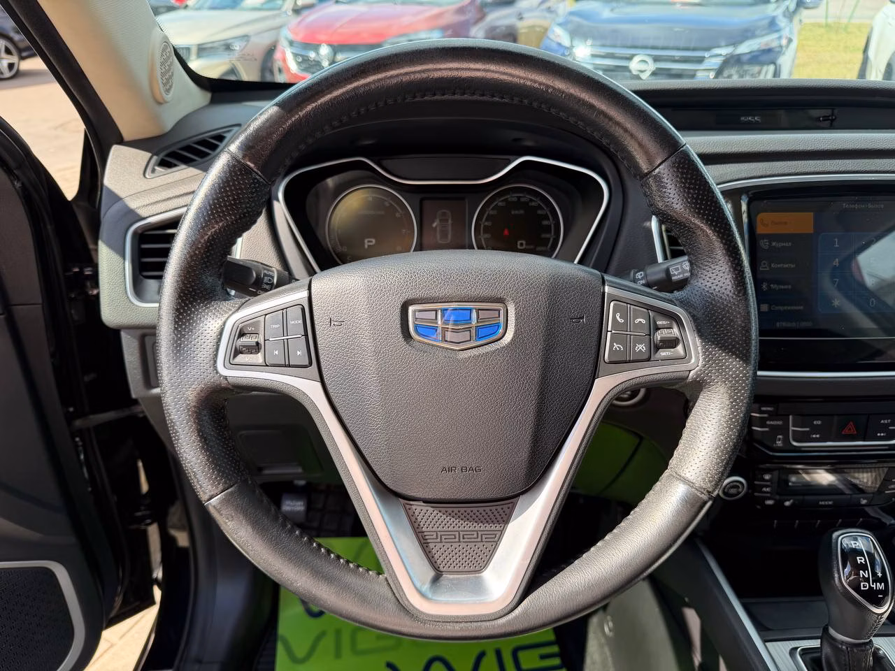 Geely Emgrand X7 фото 10