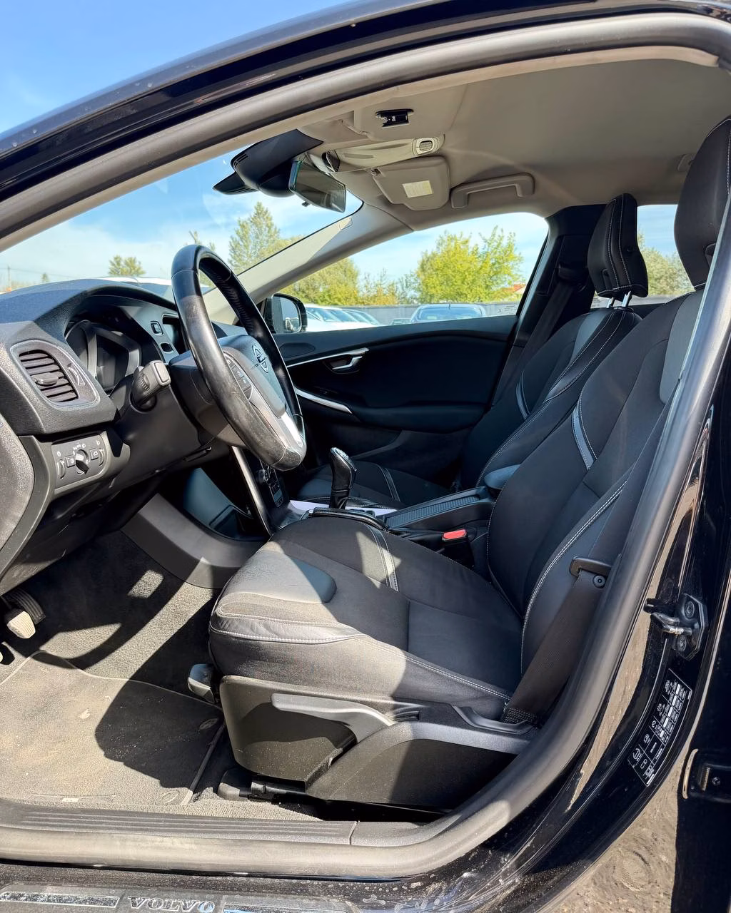 Volvo V40 фото 10