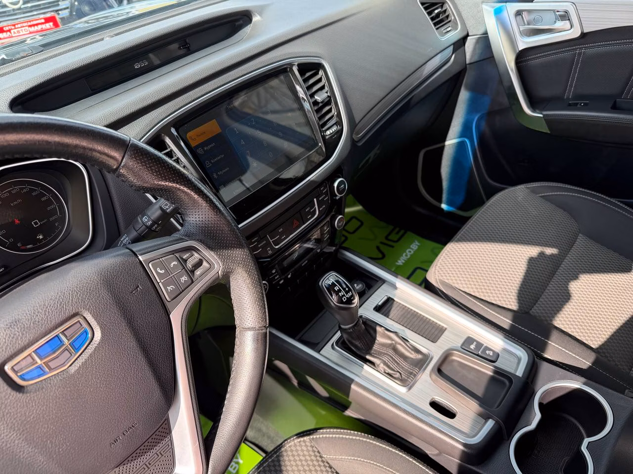 Geely Emgrand X7 фото 13