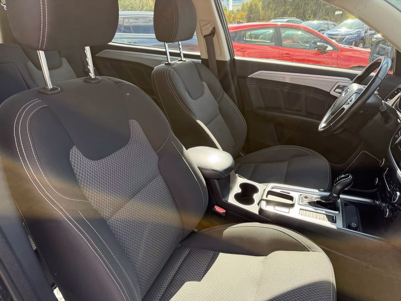 Geely Emgrand X7 фото 19
