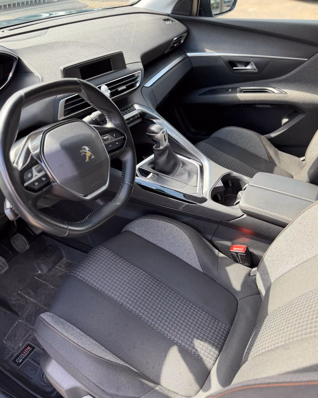 Peugeot 5008 фото 10