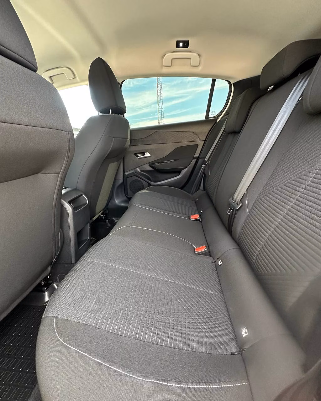 Peugeot 308 фото 8