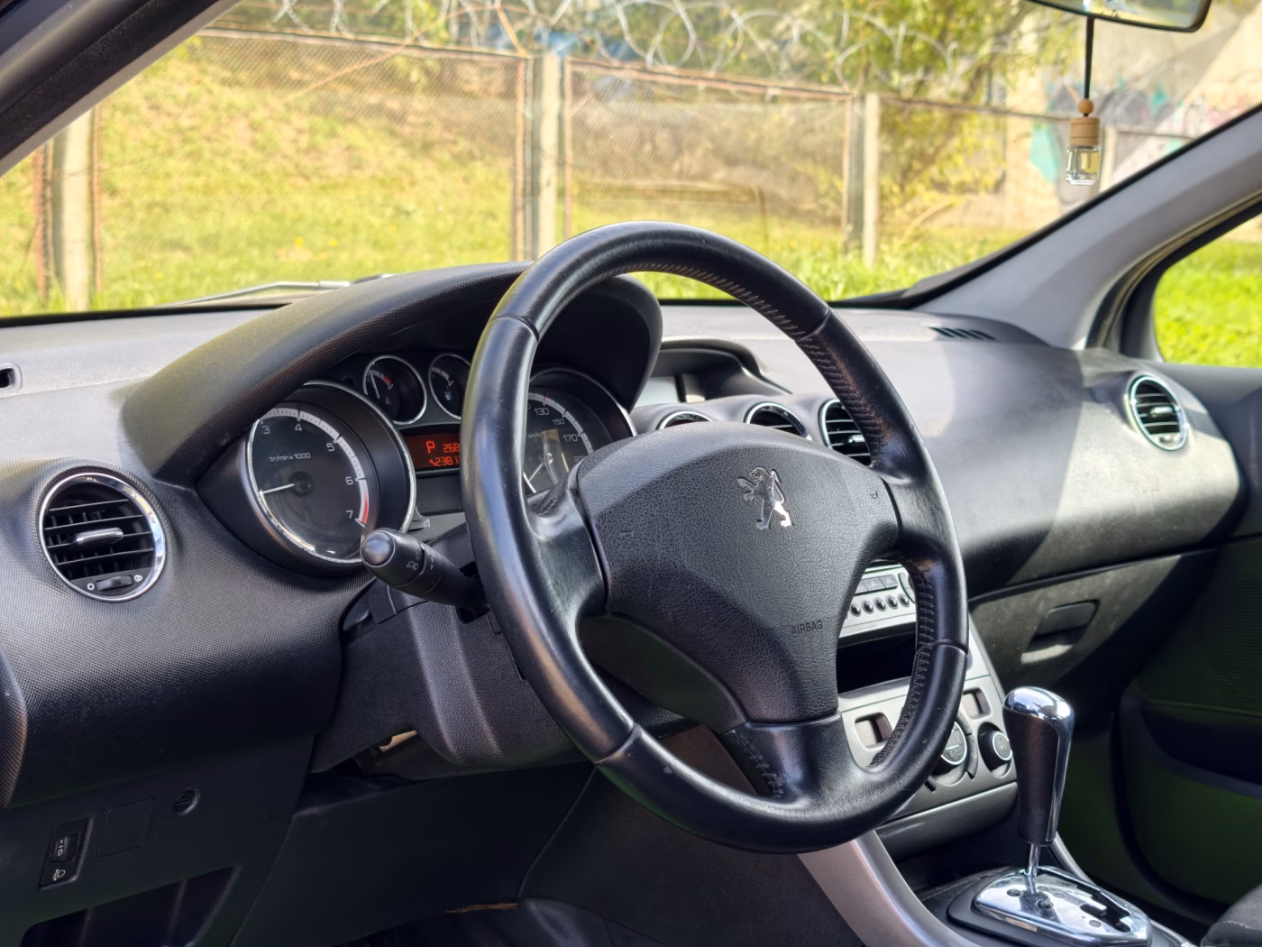 Peugeot 308 фото 9