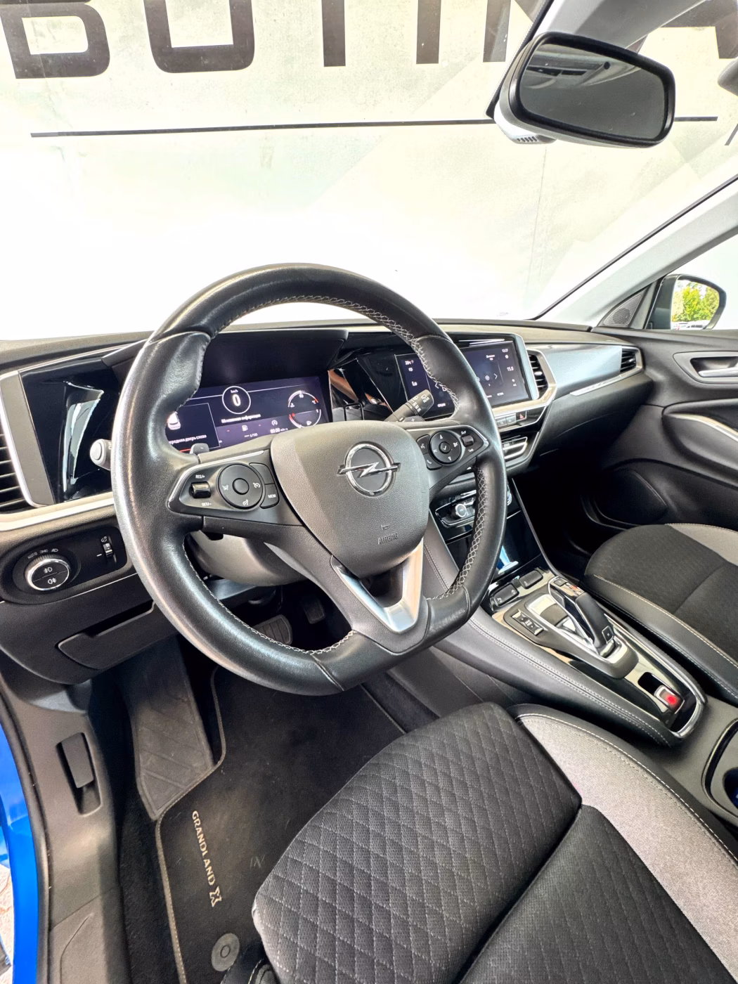 Opel Grandland X фото 11