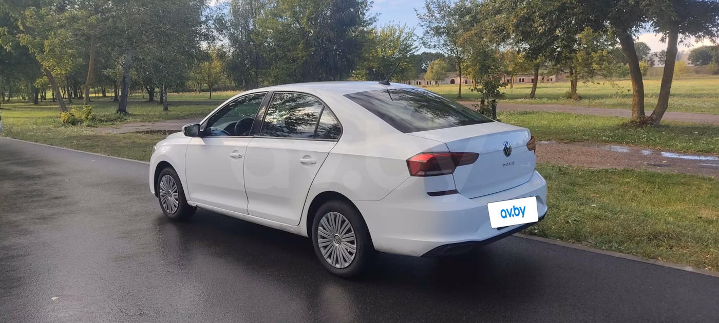 Volkswagen Polo Sedan фото 2