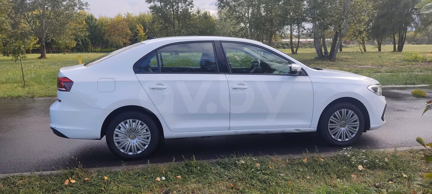 Volkswagen Polo Sedan фото 7