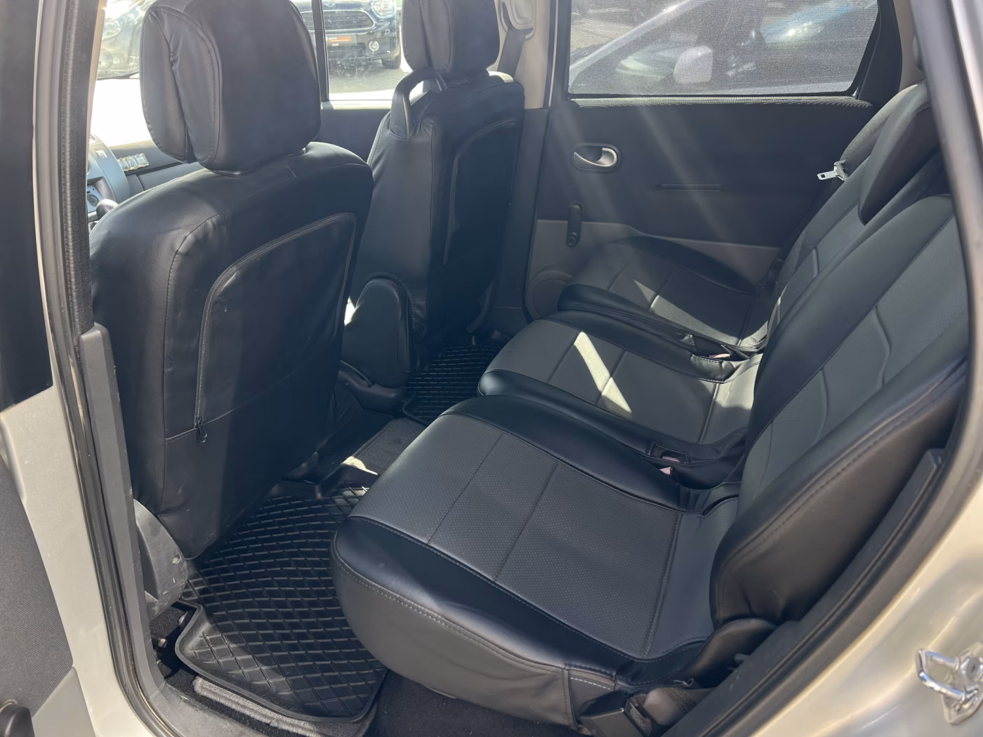 Renault Scenic фото 11
