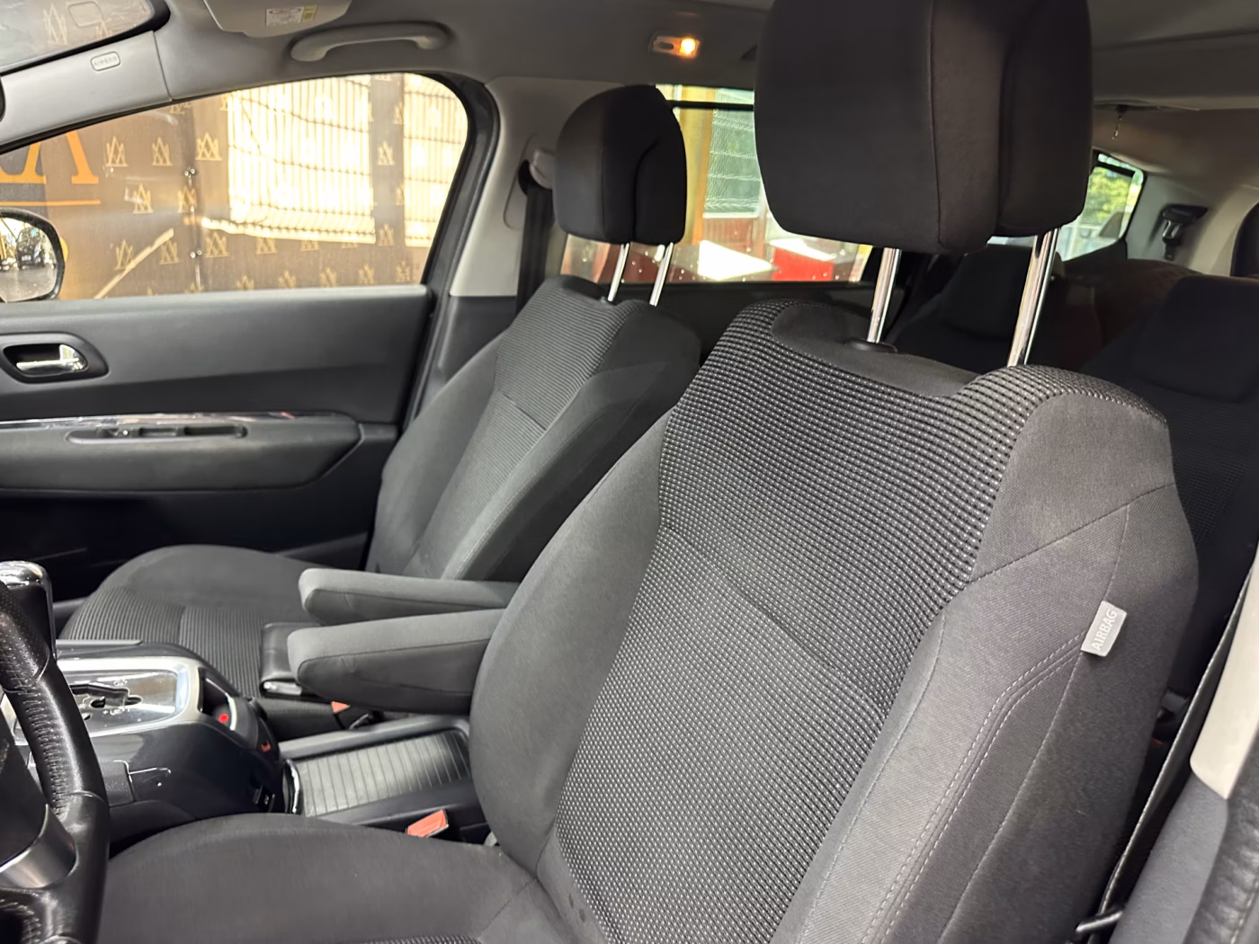 Peugeot 5008 фото 21