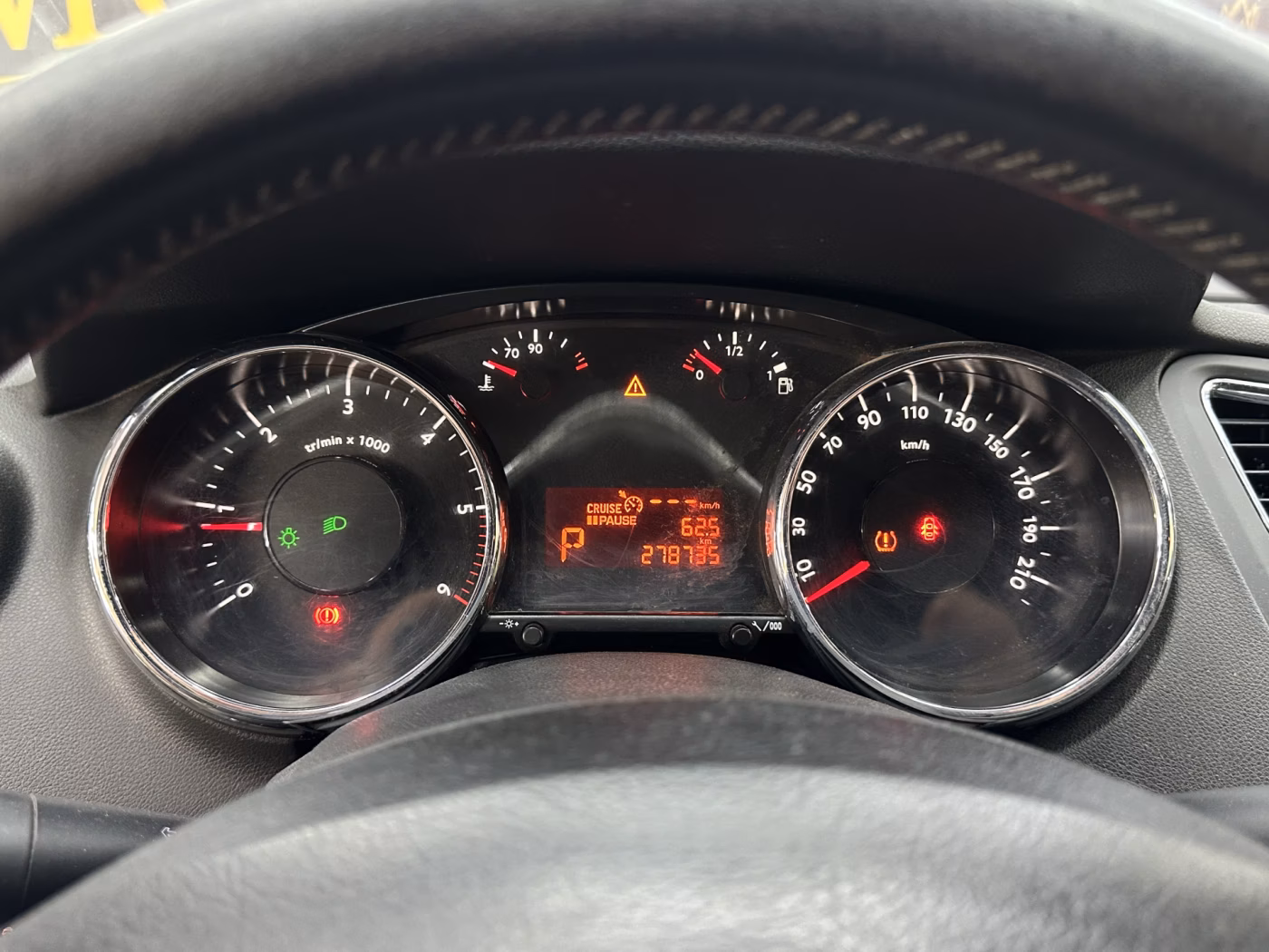 Peugeot 5008 фото 13
