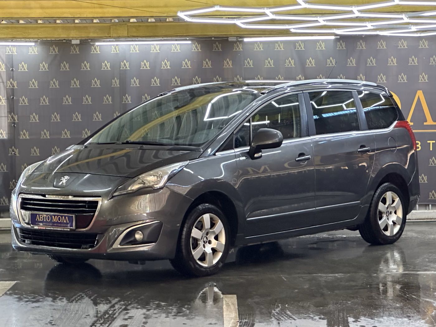 Peugeot 5008 фото 3