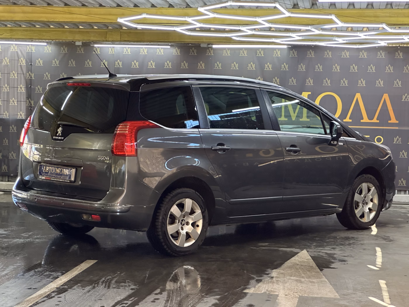 Peugeot 5008 фото 9