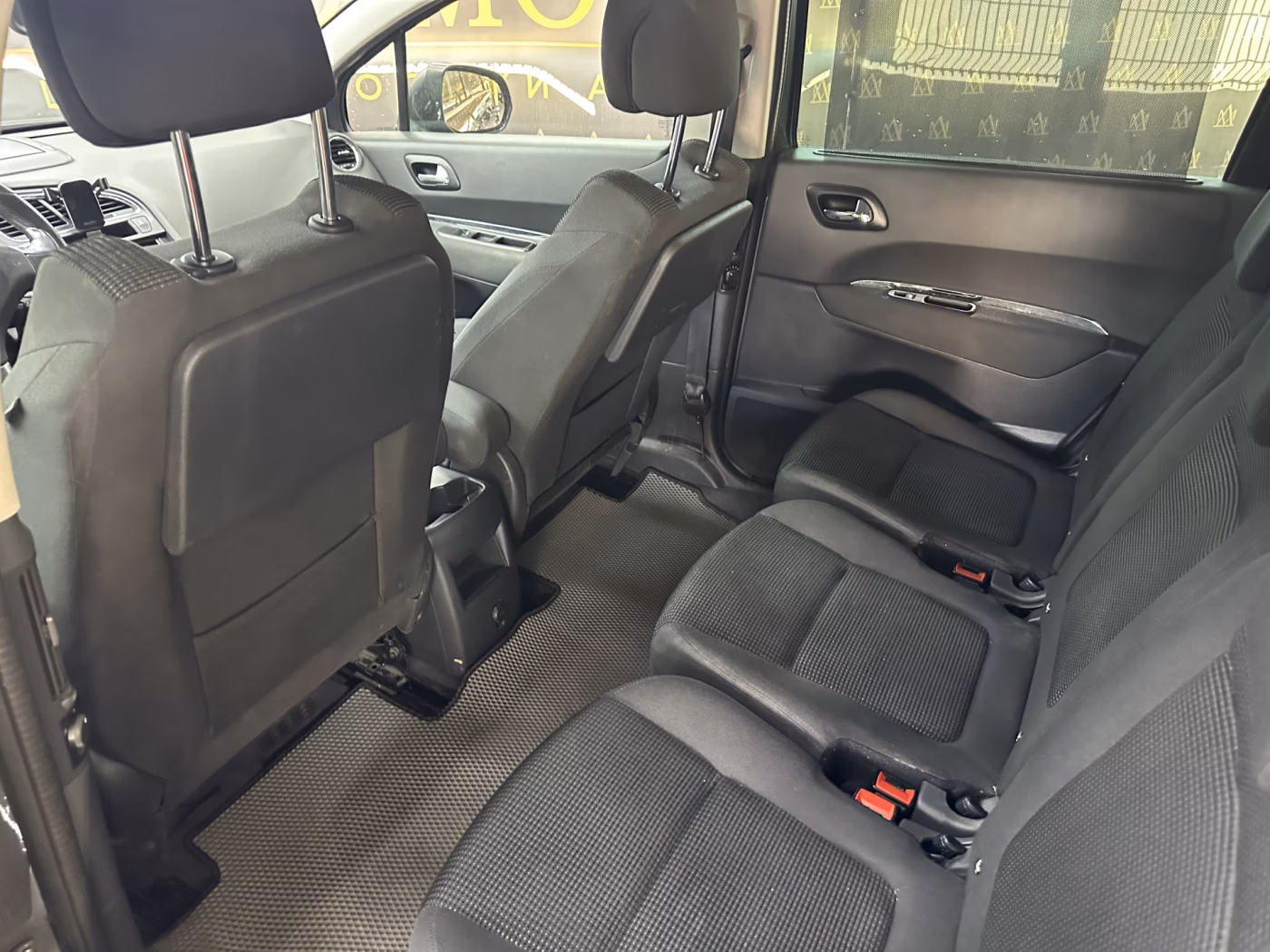 Peugeot 5008 фото 26