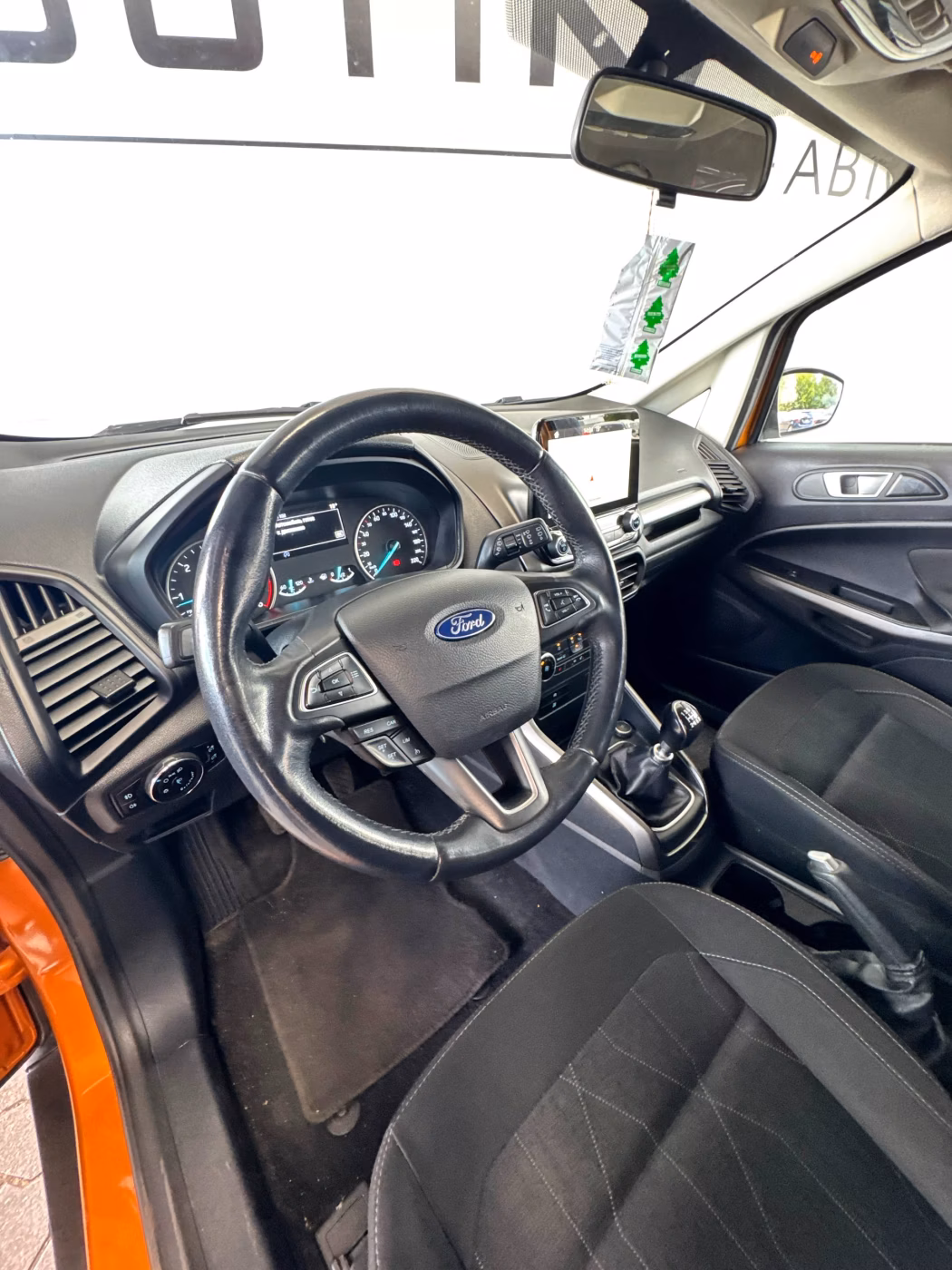 Ford EcoSport фото 10