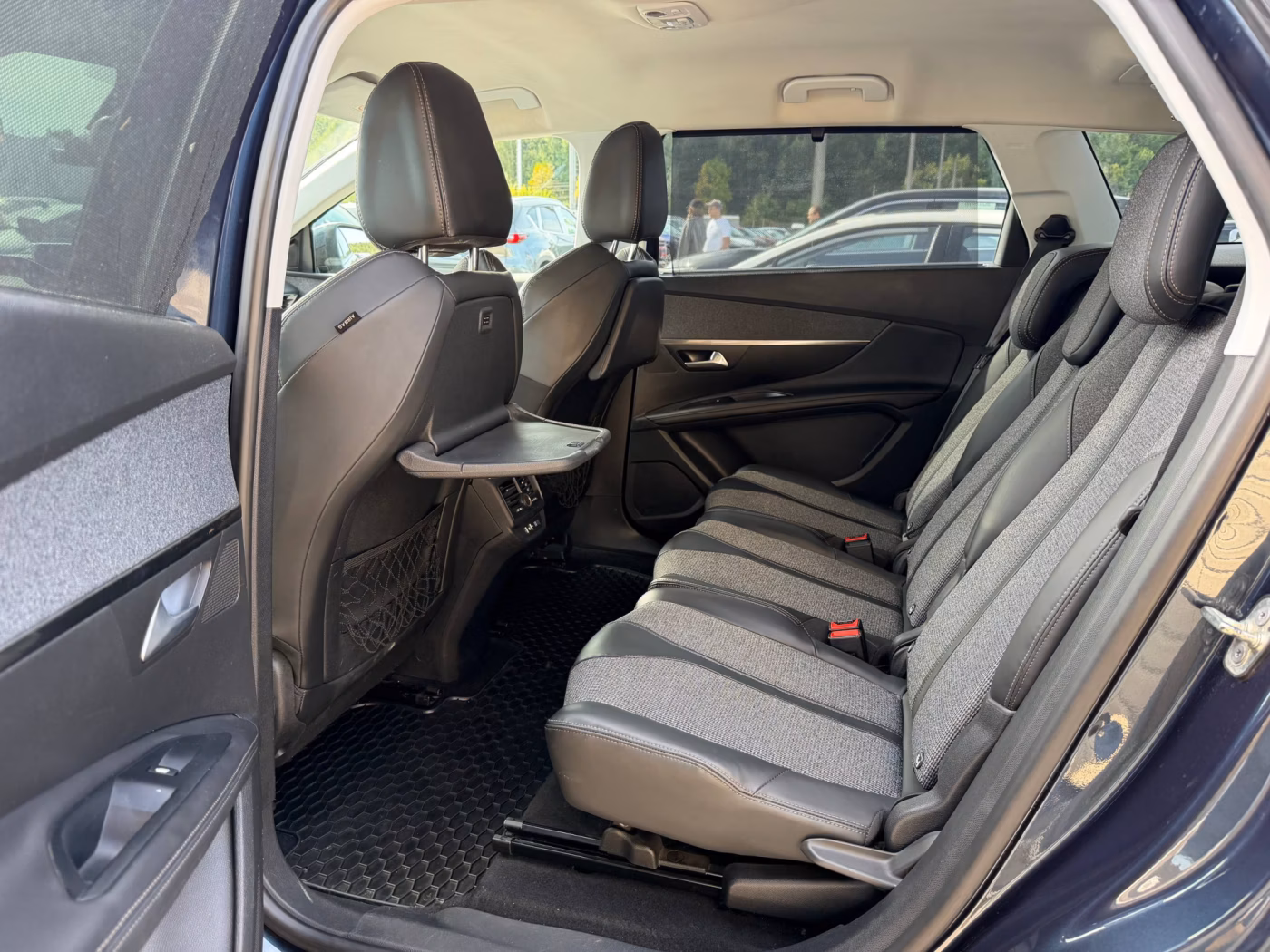Peugeot 5008 фото 13